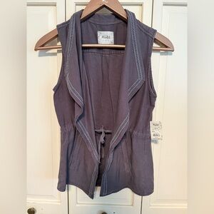Women’s Mudd Vest in asphalt